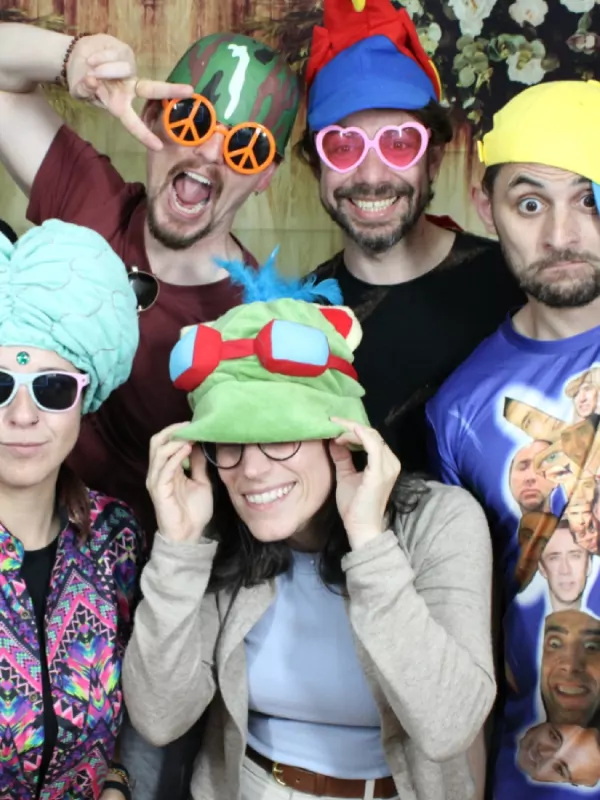 Invitados disfrutando del fotomatón